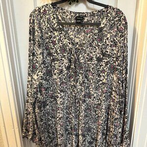 Torrid Size 4 Tunic V-Neck Blouse with 3/4 Sleeves
